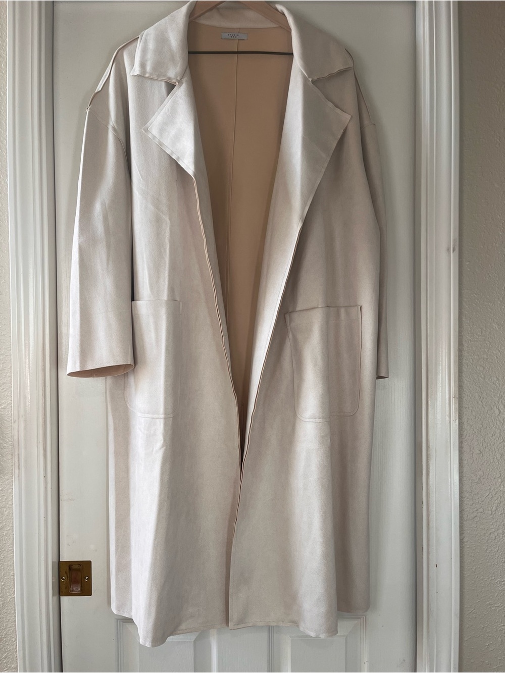NWOT Luxe Avon Studio 1886 Light Cream Long Open-Front Women's Over Coat Soft